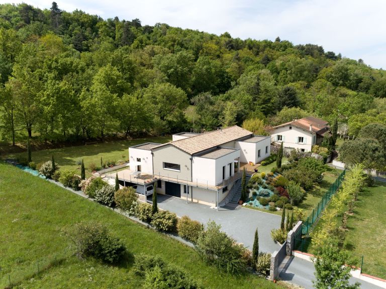 contemporary house 6 Rooms for sale on SOREZE (81540)