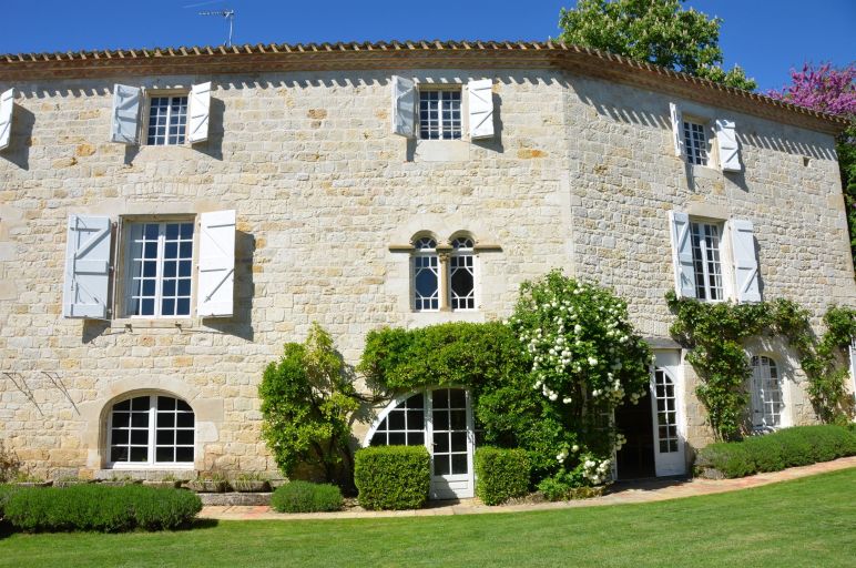 castle 10 Rooms for sale on GAILLAC (81600)