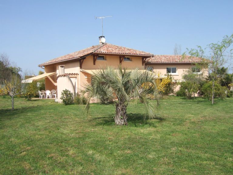 architect's house 7 Rooms for sale on LAVAUR (81500)