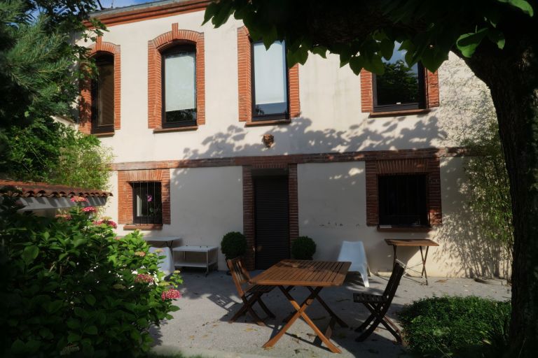 house 7 Rooms for sale on TOULOUSE (31500)