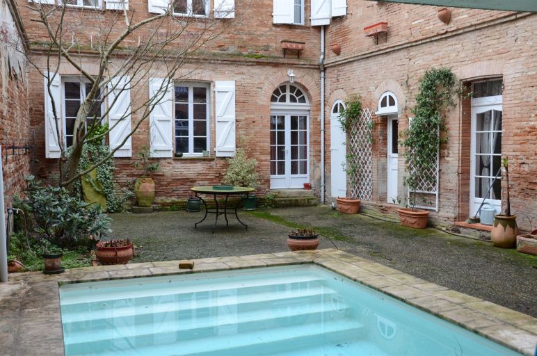 townhouse 6 Rooms for sale on VILLEMUR SUR TARN (31340)