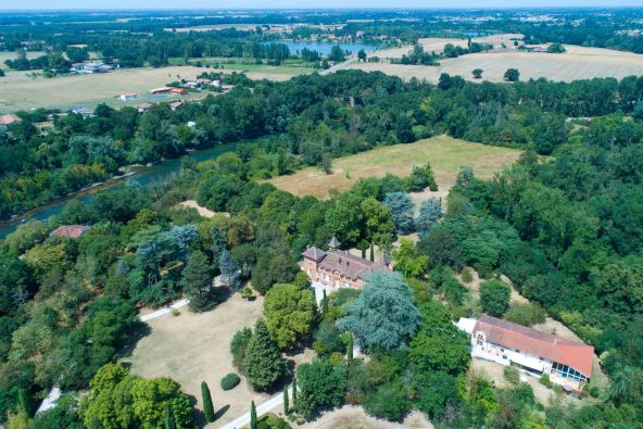Sale Castle Toulouse 16 Rooms 980 m²