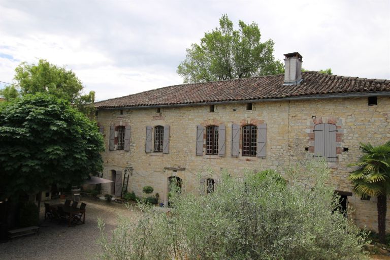 mansion 8 Rooms for sale on GAILLAC (81600)