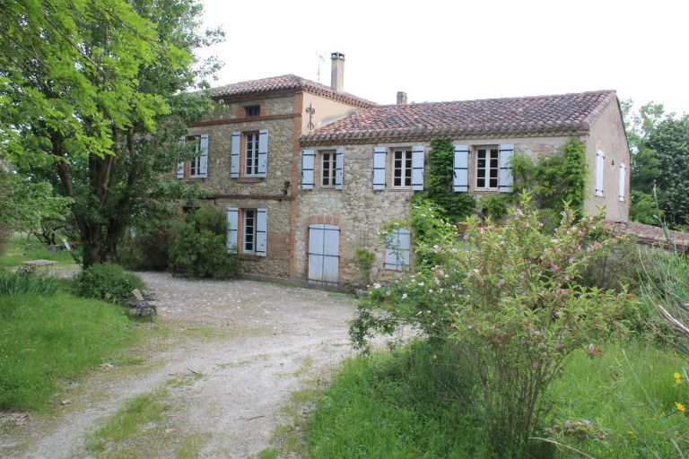 house 13 Rooms for sale on LAVAUR (81500)
