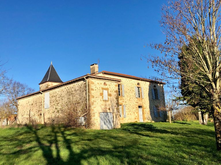 farm complex 8 Rooms for sale on LAVAUR (81500)