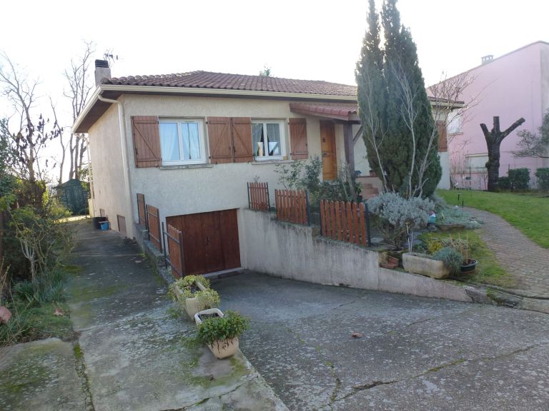 house 5 Rooms for sale on VERFEIL (31590)