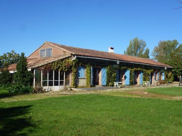 Sale Farmhouse Drémil-Lafage 8 Rooms 330 m²