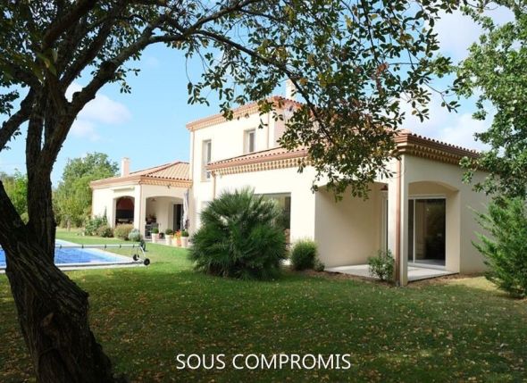 Vente Maison Lavaur 8 Pièces 277 m²