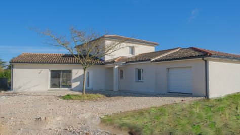 Sale Contemporary house Saint-Jean-de-Rives 6 Rooms 185 m²