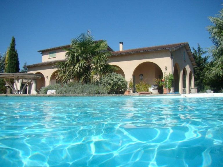 villa 9 Rooms for sale on ST SULPICE (81370)