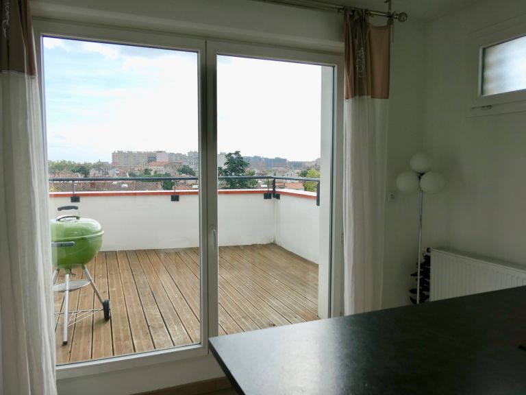 apartment 4 Rooms for sale on TOULOUSE (31000)