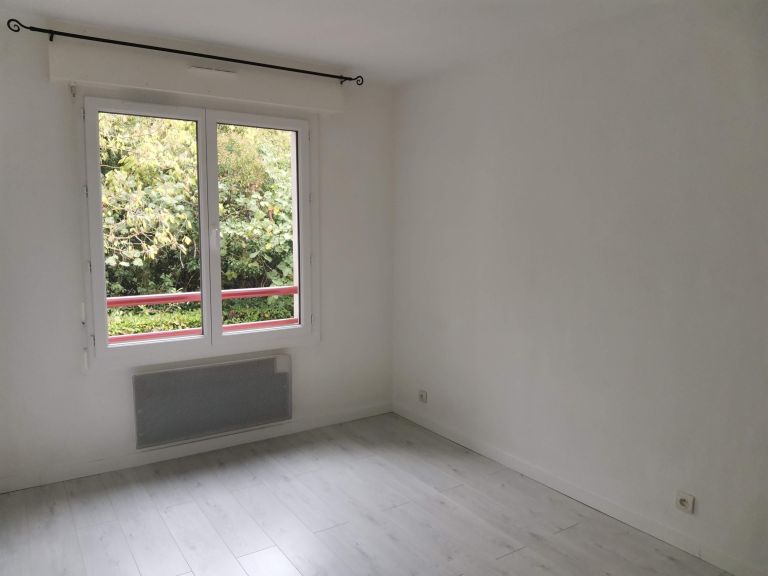 apartment 3 Rooms for sale on TOULOUSE (31400)