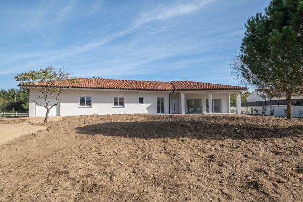 Sale Contemporary house Lavaur 6 Rooms 185 m²