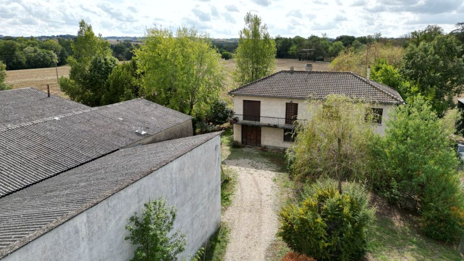 commercial local for sale on LAVAUR (81500)