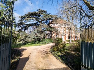 mansion 10 Rooms for sale on MONTAUBAN (82000)