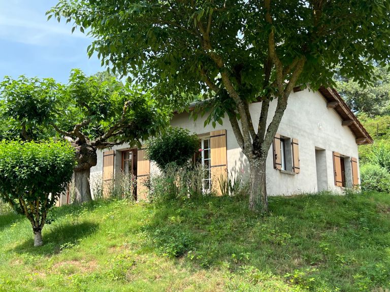 house 3 Rooms for sale on LAVAUR (81500)