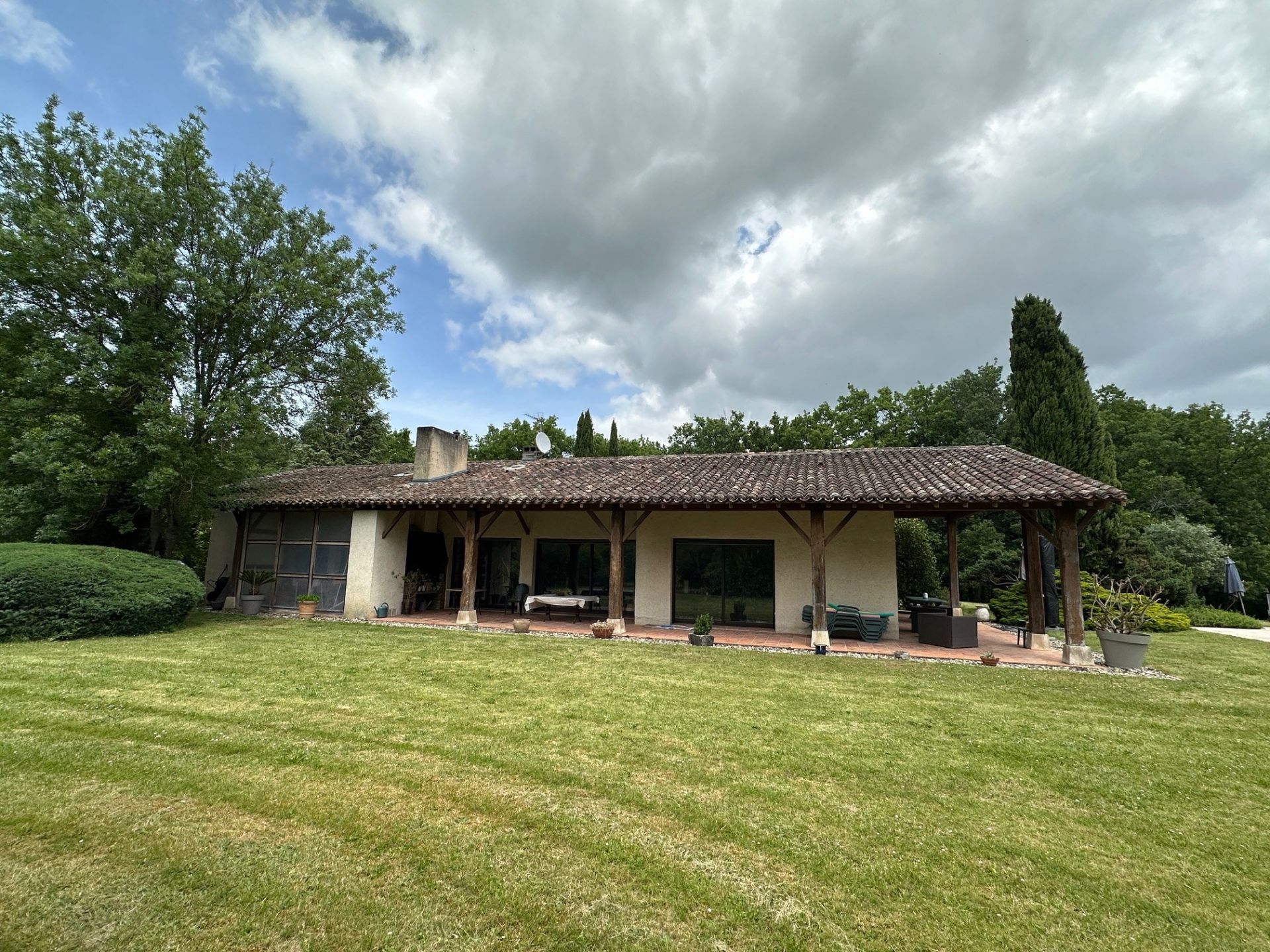 architect's house 10 Rooms for sale on MONDONVILLE (31700)