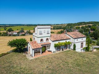 house 7 Rooms for sale on LAVAUR (81500)