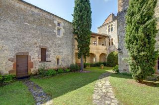 château 12 Pièces en vente sur CORDES SUR CIEL (81170)