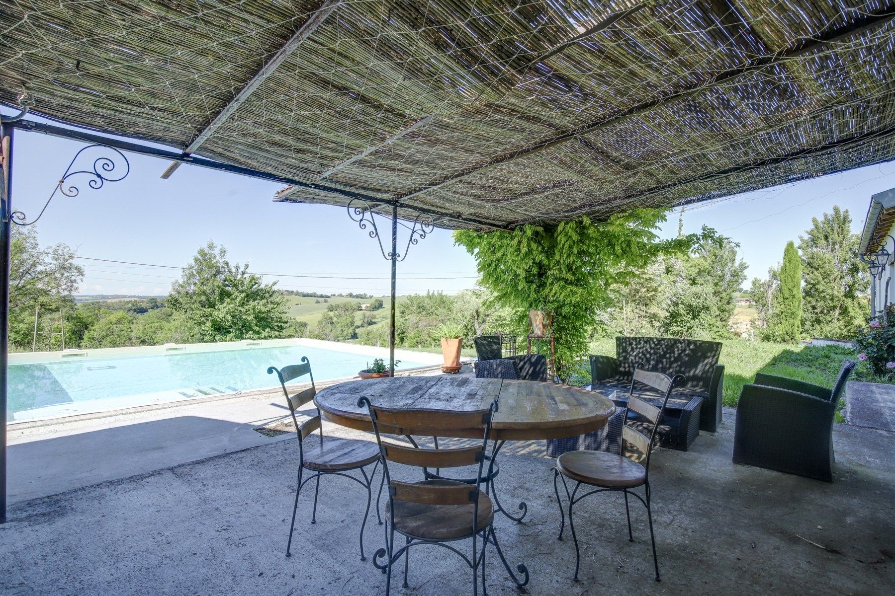 house 8 Rooms for sale on LAVAUR (81500)