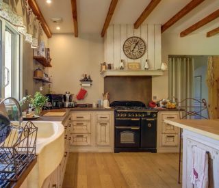 house 8 Rooms for sale on LAVAUR (81500)