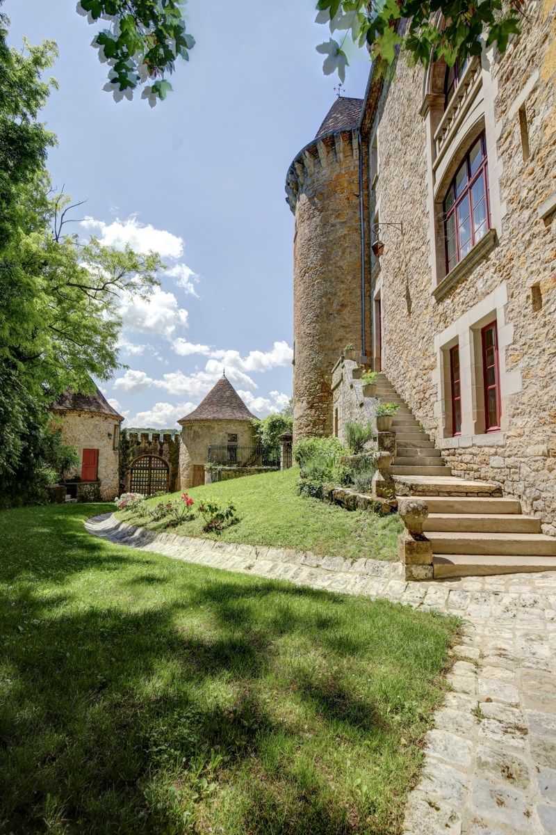 château 35 Pièces en vente sur FIGEAC (46100)