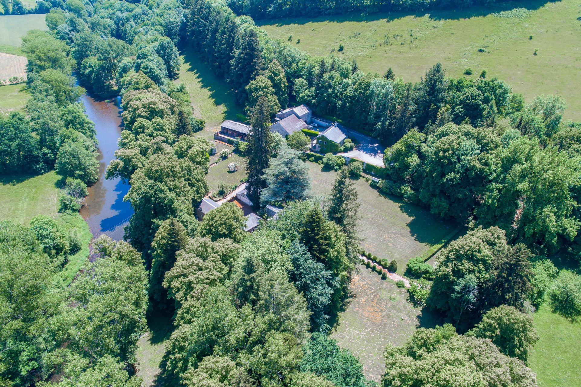 manoir 28 Pièces en vente sur CASTRES (81100)