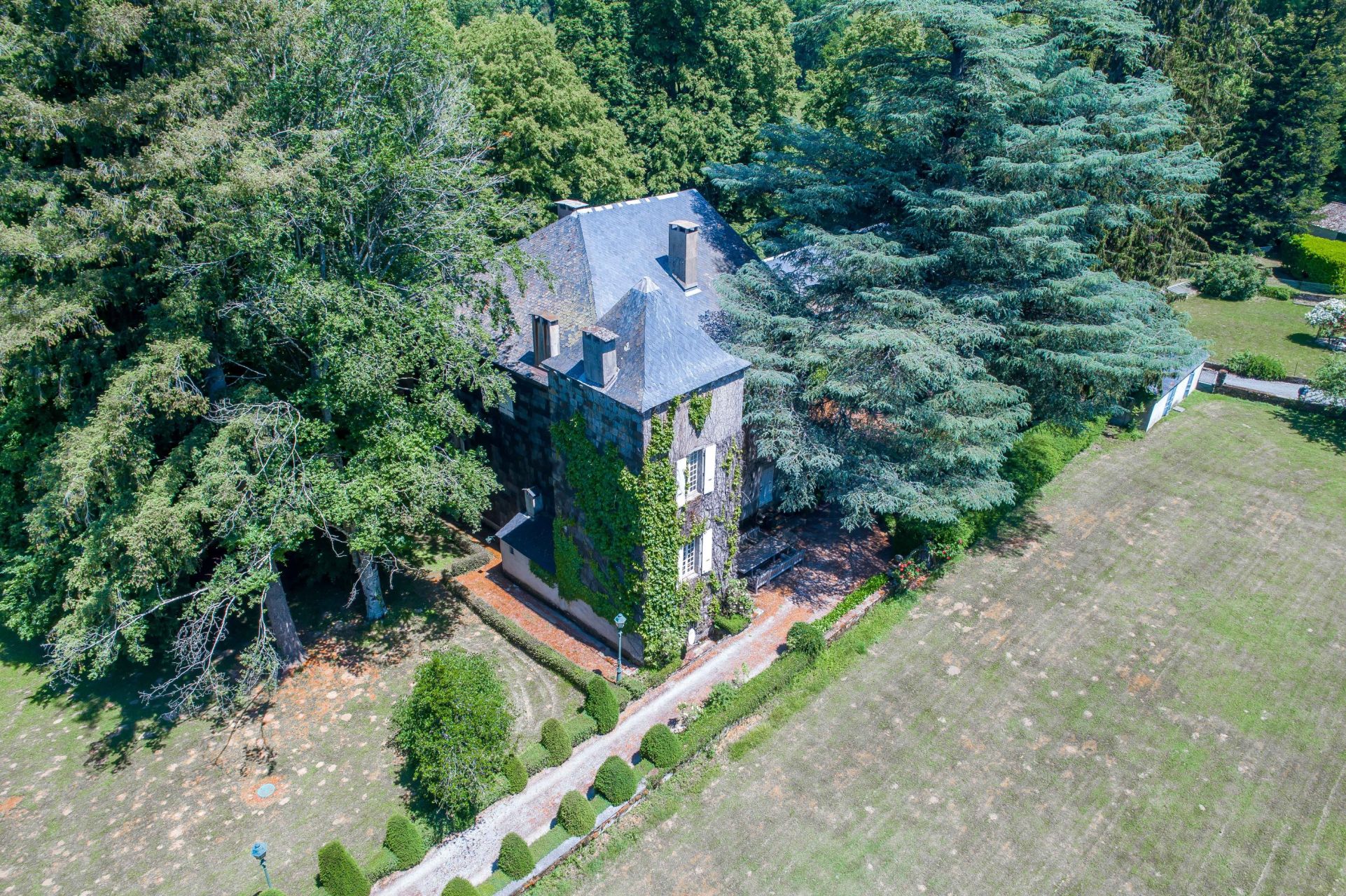 manoir 28 Pièces en vente sur CASTRES (81100)