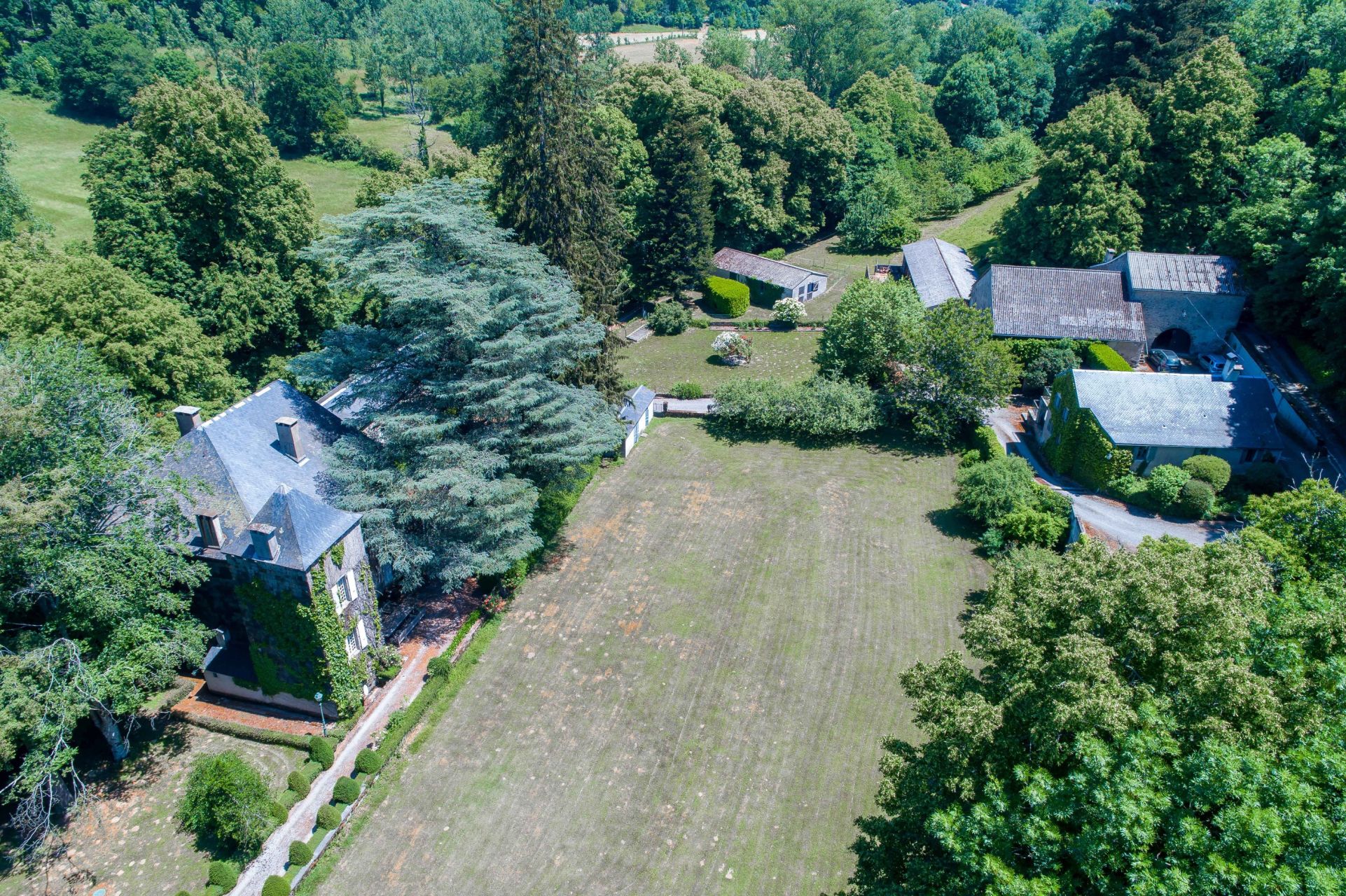 manoir 28 Pièces en vente sur CASTRES (81100)