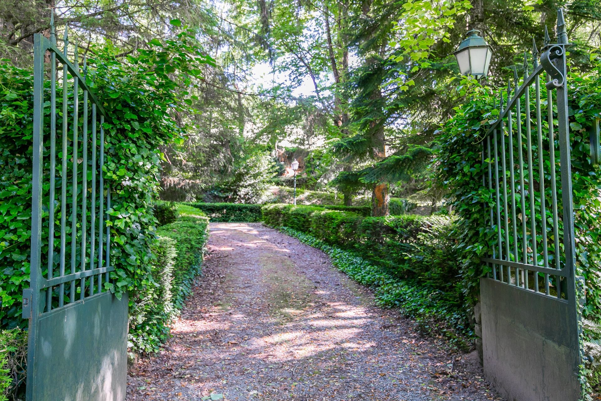 manoir 28 Pièces en vente sur CASTRES (81100)