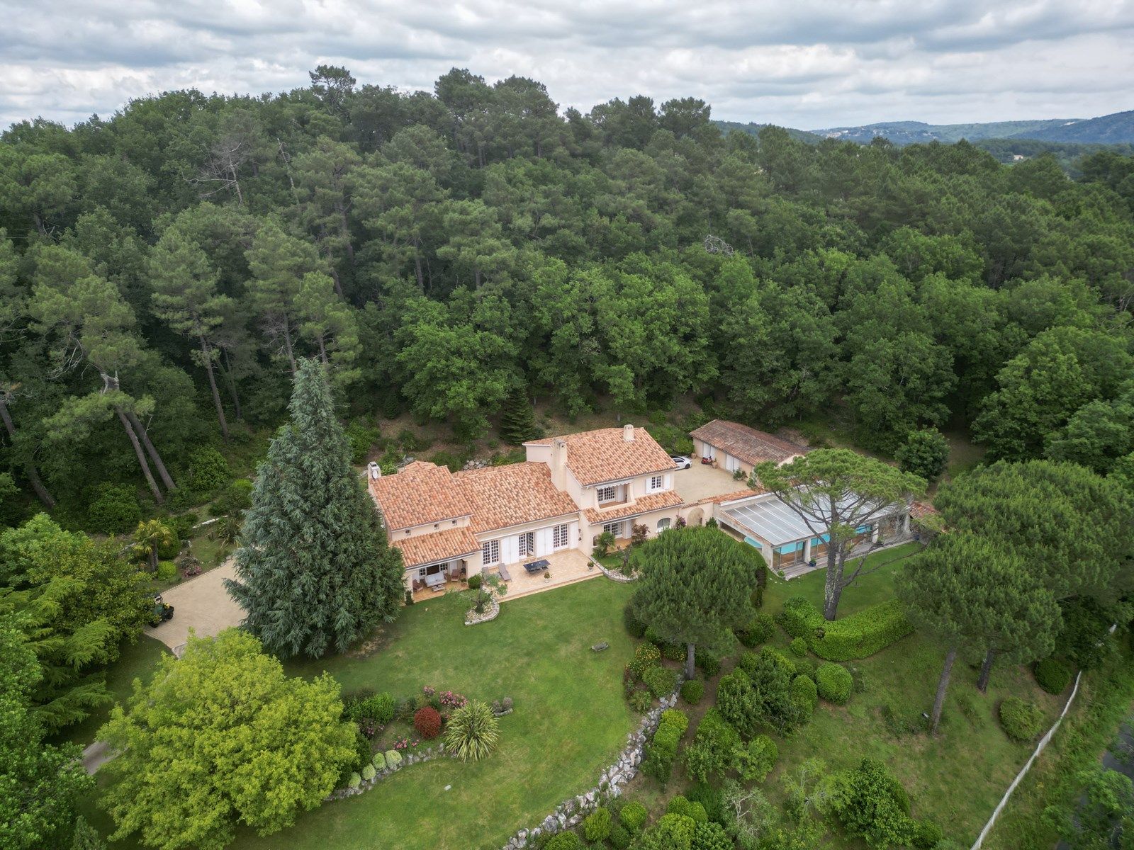 house 10 Rooms for sale on CASTRES (81100)