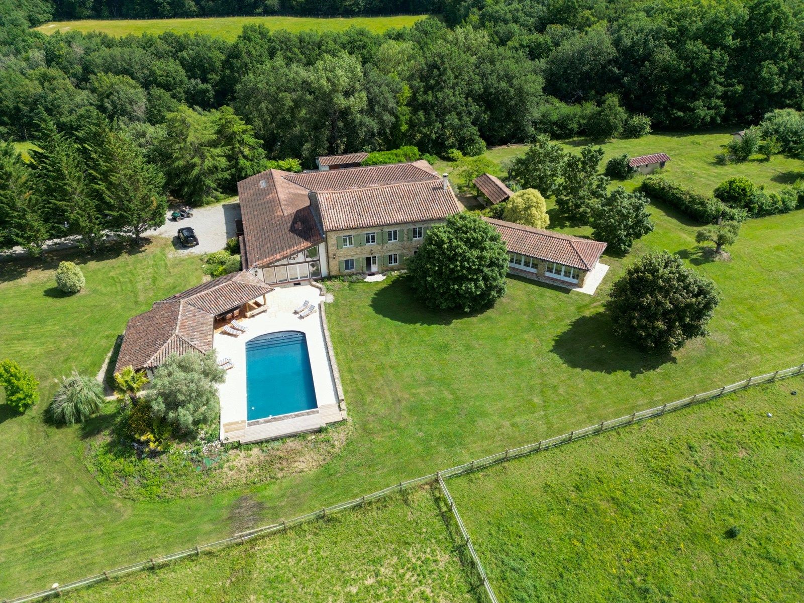 maison 17 Pièces en vente sur MIREPOIX (09500)
