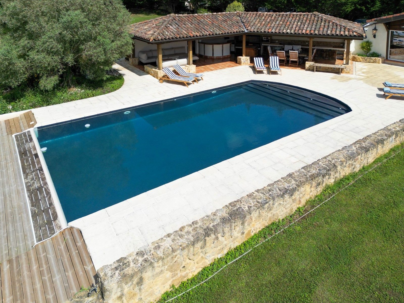 maison 17 Pièces en vente sur MIREPOIX (09500)