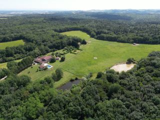 maison 17 Pièces en vente sur MIREPOIX (09500)