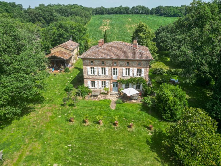 mansion 17 Rooms for sale on LHERM (31600)