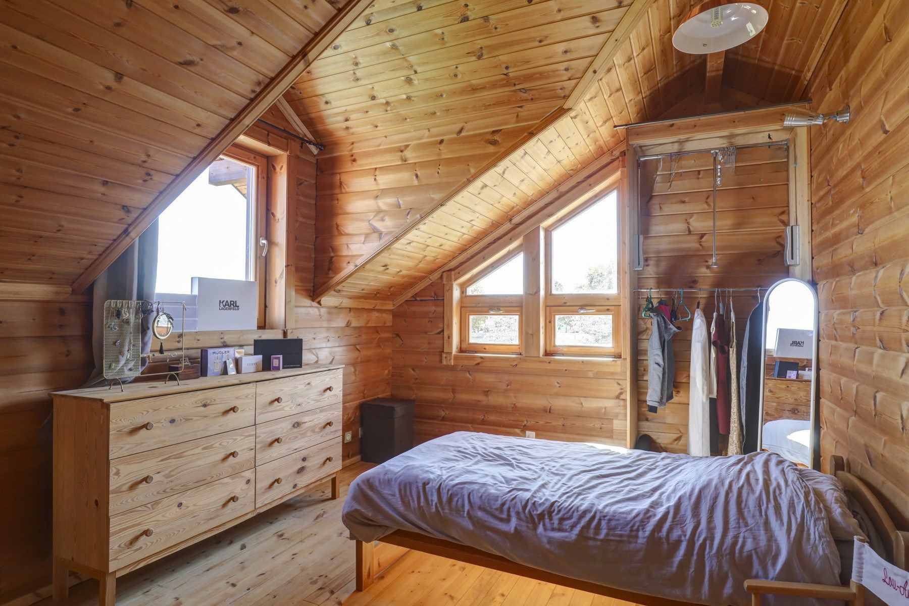 house 6 Rooms for sale on GRAZAC (81800)