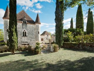 castle 12 Rooms for sale on AGEN (47000)
