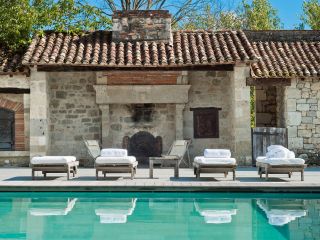 castle 12 Rooms for sale on AGEN (47000)