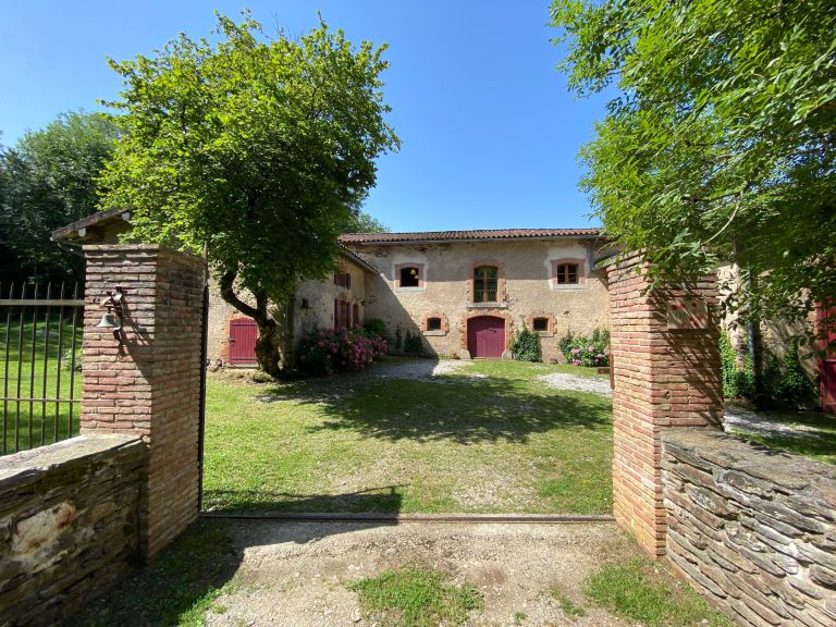 house 8 Rooms for sale on DOURGNE (81110)