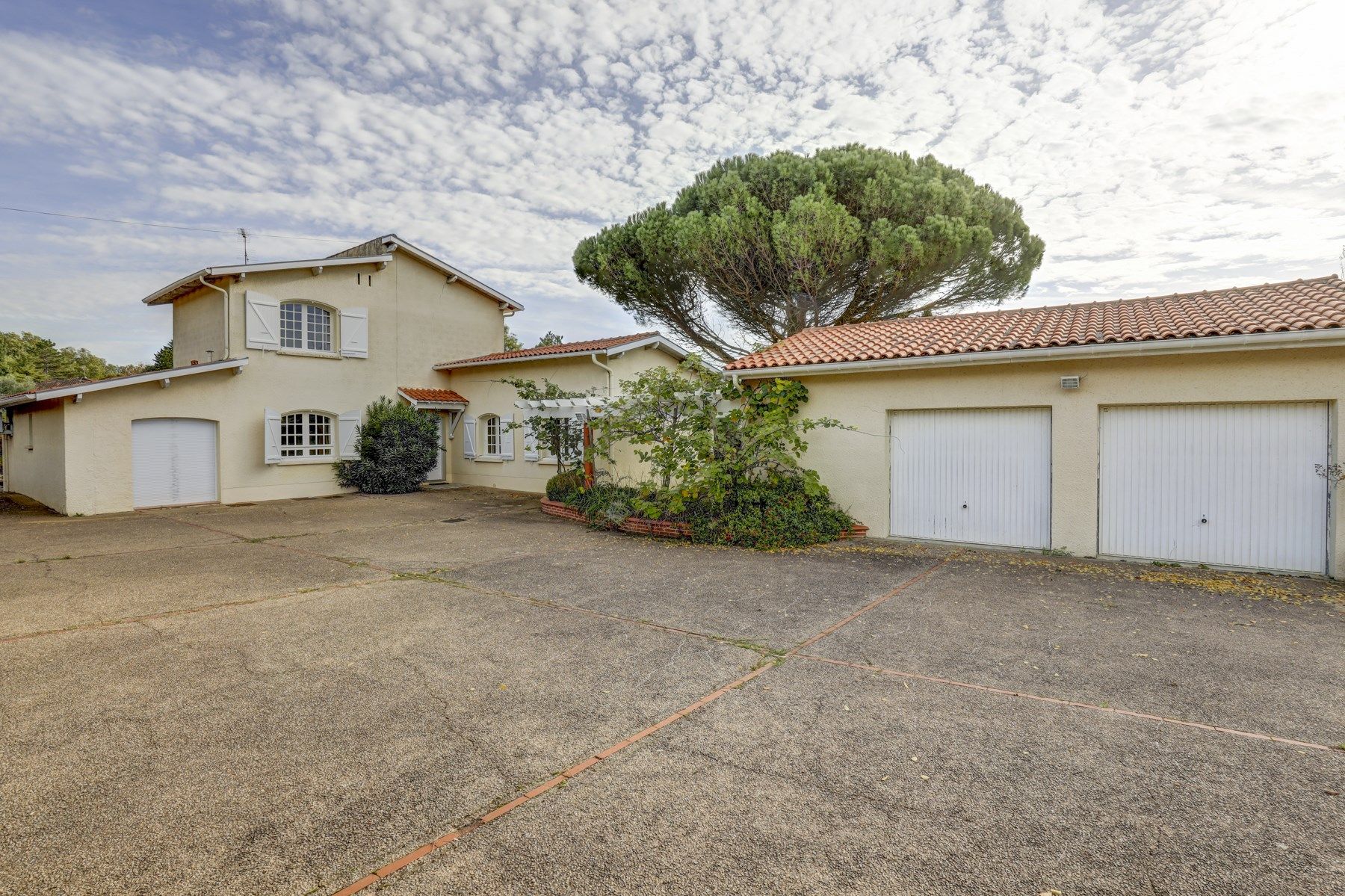 maison 10 Pièces en vente sur GIROUSSENS (81500)