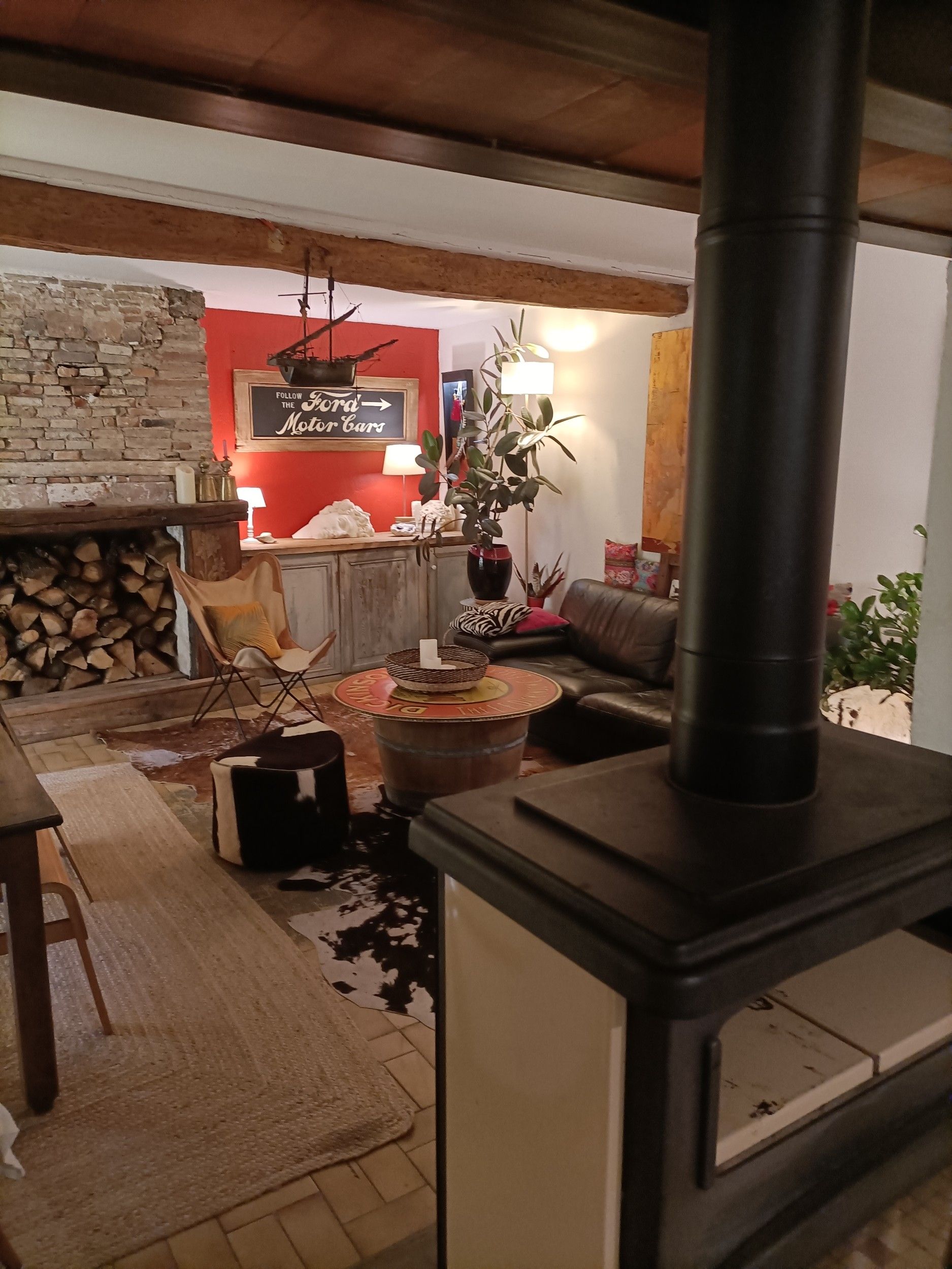 house 7 Rooms for sale on LAVAUR (81500)