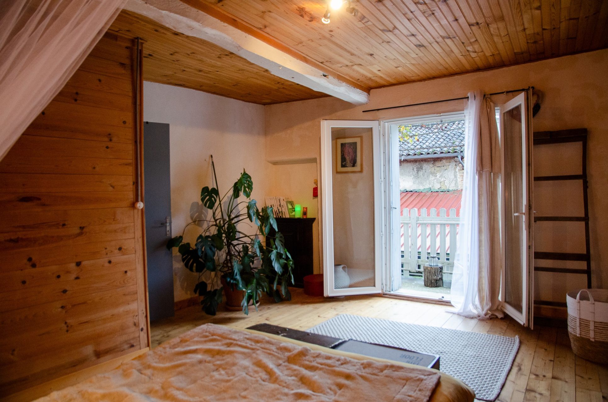 house 7 Rooms for sale on LAVAUR (81500)