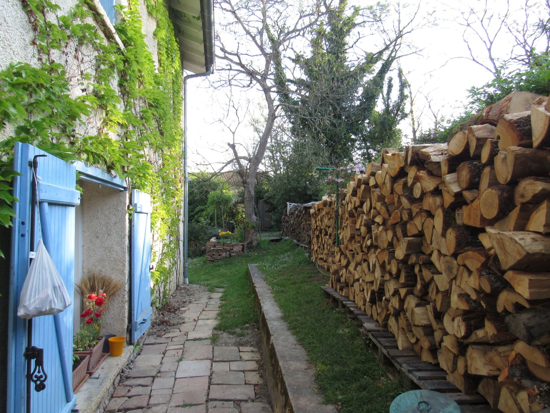 house 7 Rooms for sale on LAVAUR (81500)