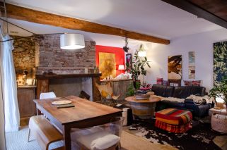 house 7 Rooms for sale on LAVAUR (81500)