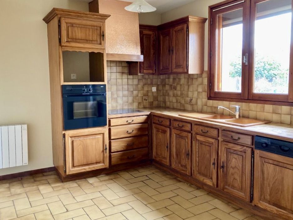 house 4 Rooms for rent on LAVAUR (81500)