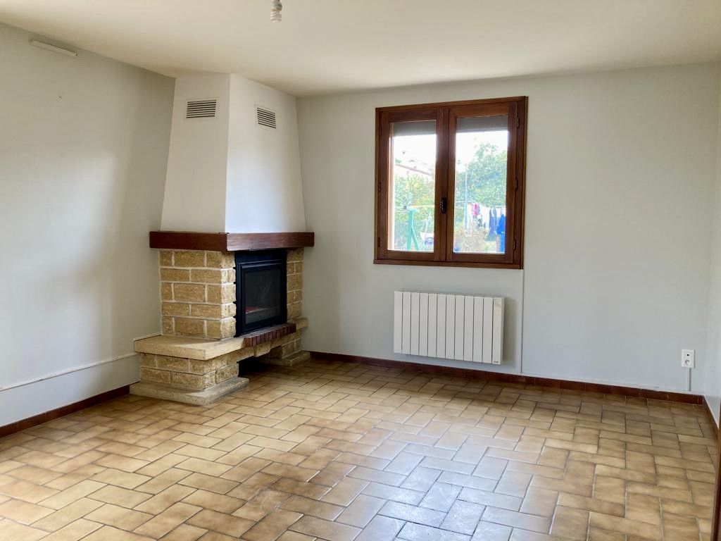 house 4 Rooms for rent on LAVAUR (81500)