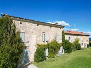 house 9 Rooms for sale on LAVAUR (81500)