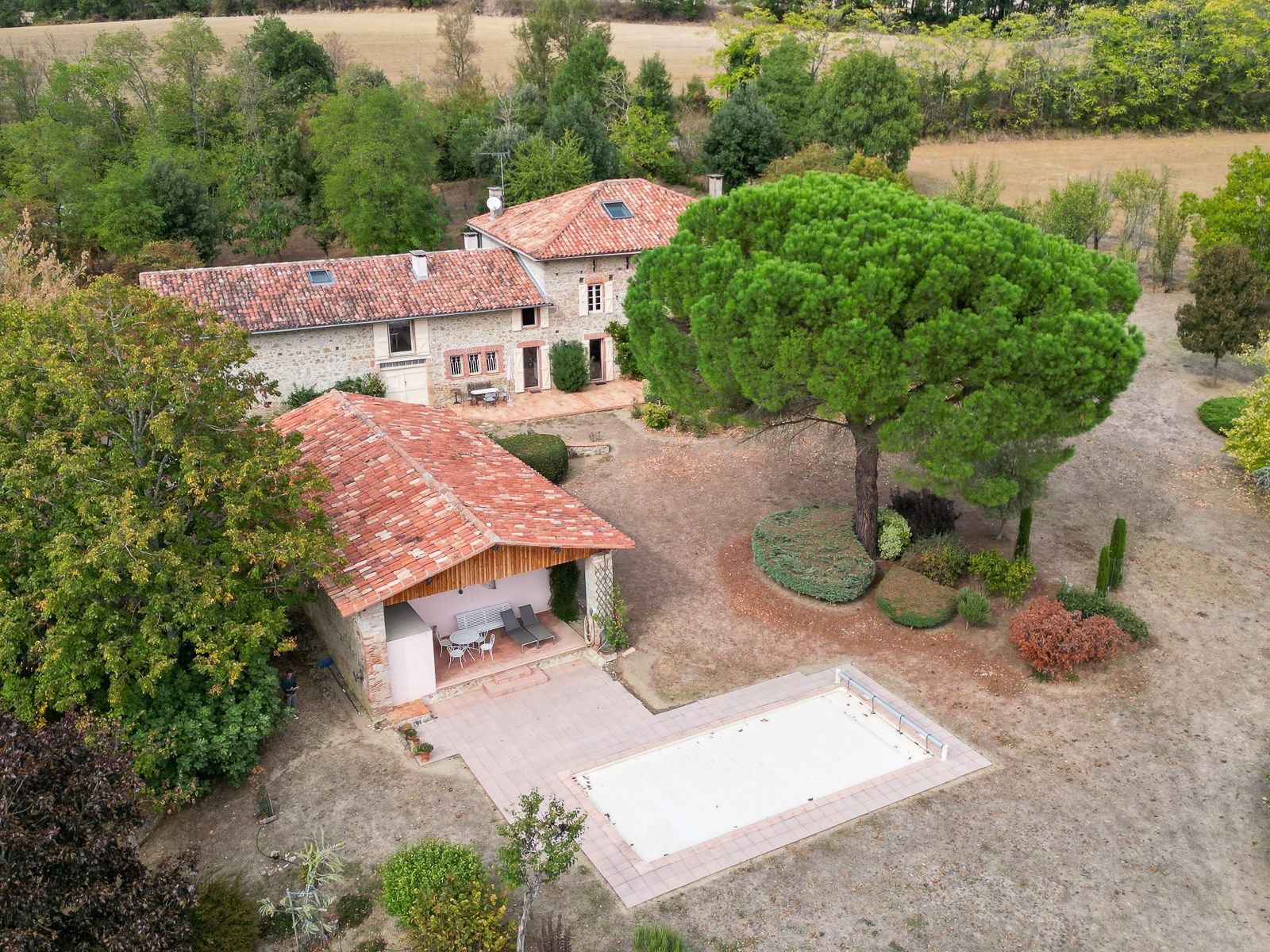 house 12 Rooms for sale on LAVAUR (81500)