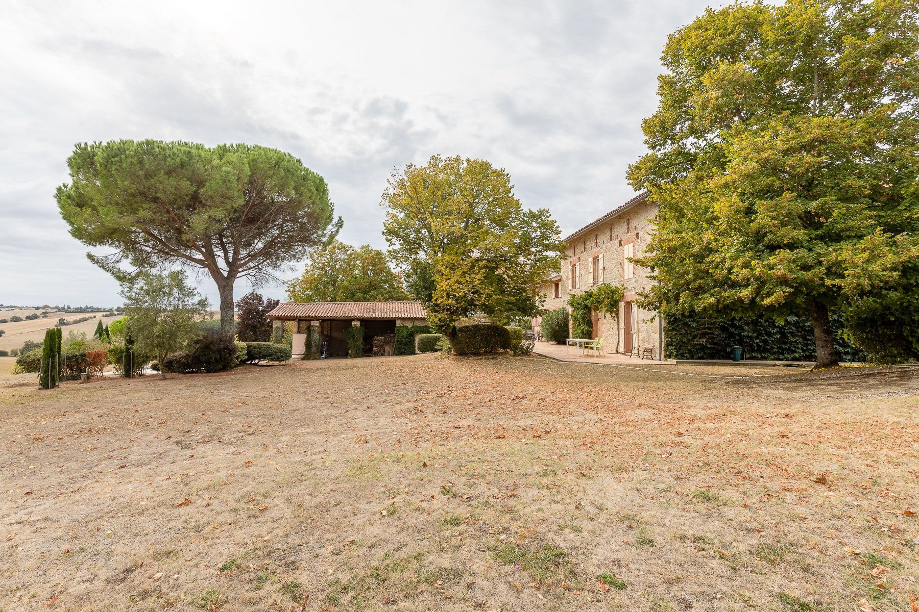 house 12 Rooms for sale on LAVAUR (81500)