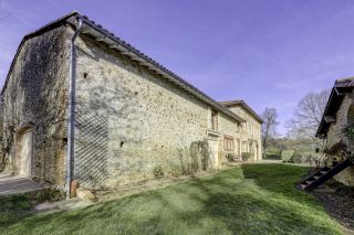 house 12 Rooms for sale on LAVAUR (81500)